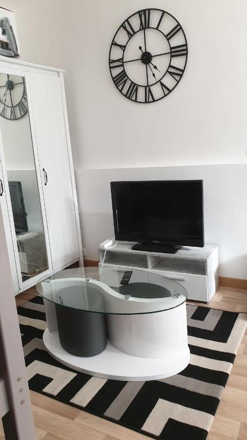 Chambres Poitiers Centre Ville - Salle De Bain, Refrigerateur, Tv Et Machine A Cafe Privatifs - Cuisine Commune - Terrasse - Hotel De Ville A 200M Exterior foto